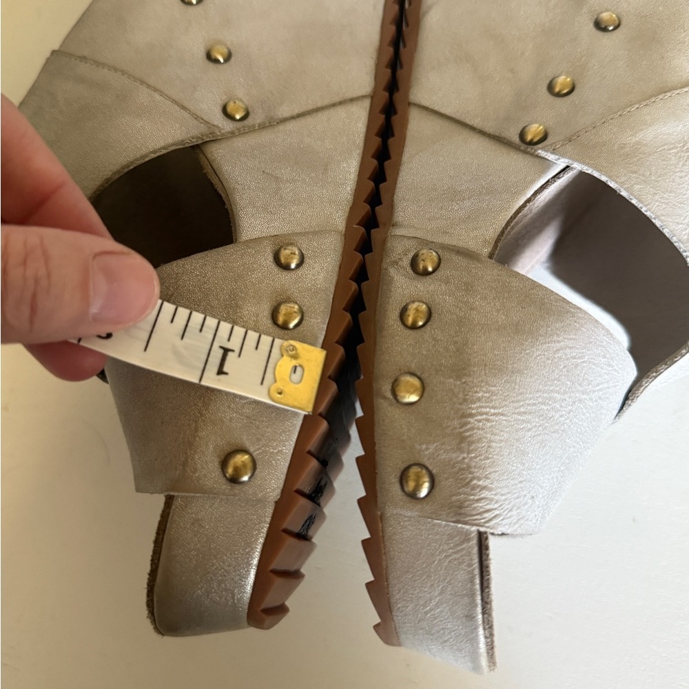 Antelope Silver Studded Mules women’s size 41/10 - Picture 9 of 11